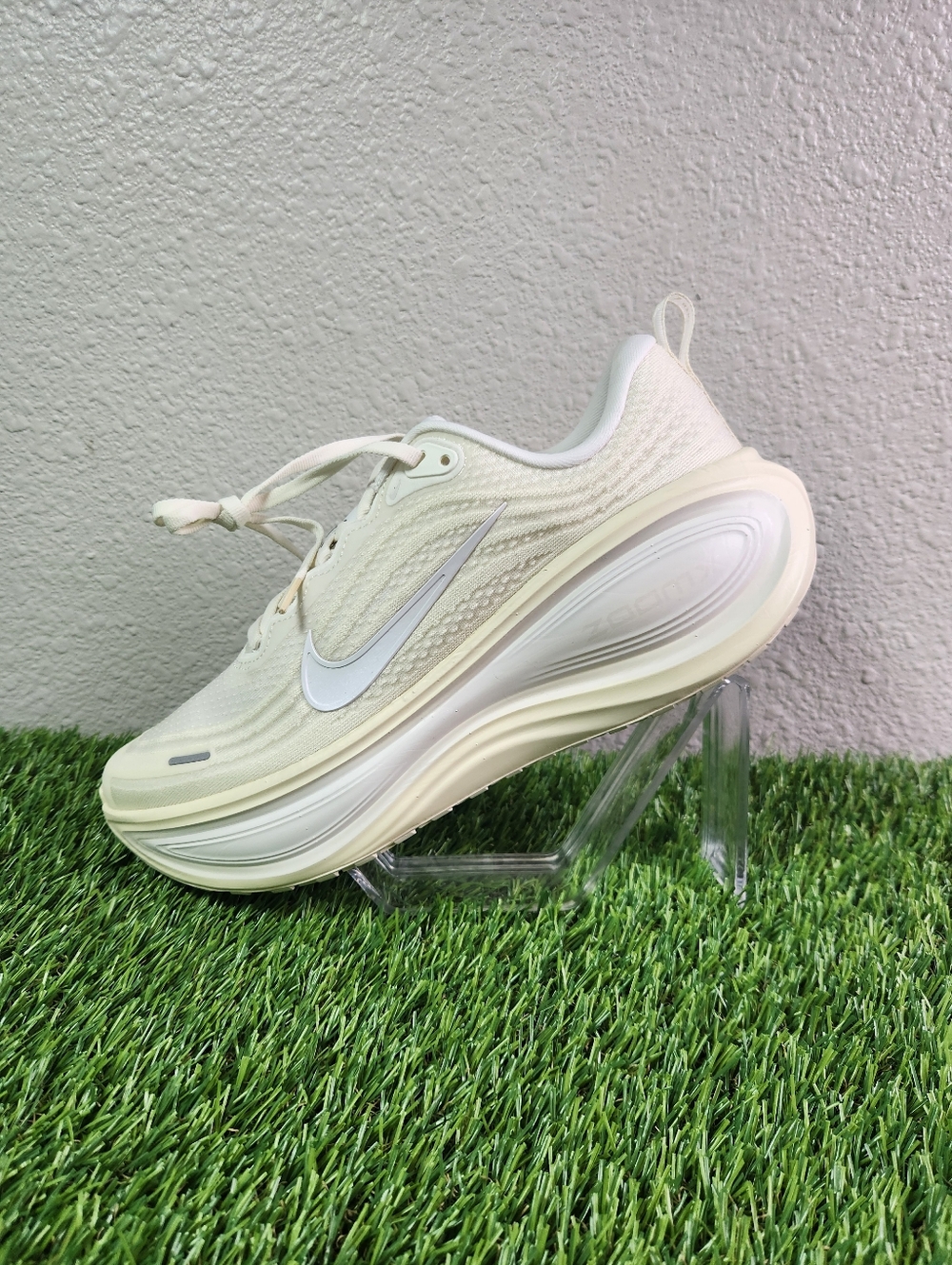 Nike Vomero Plus Sail Summit White Alabaster HV8154-105 Women’s Size 11